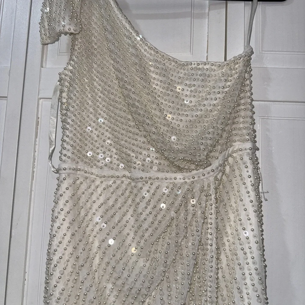 NWT | Mac Duggal 93735 White Pearl Soft Tie One Shoulder Gown Size 10